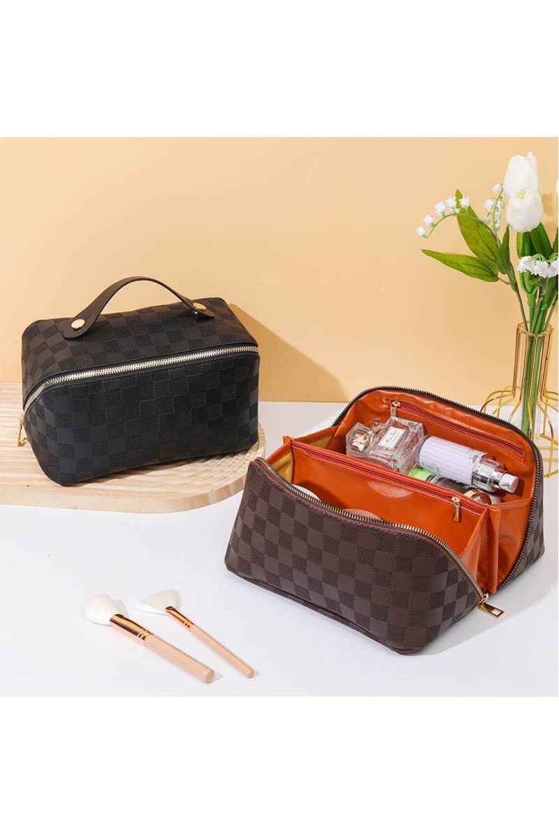 VEGAN LEATHER MAKEUP BAG